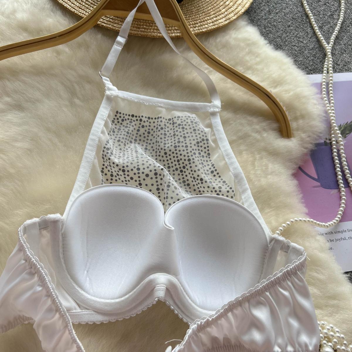 Taşlarla Süslenmiş Kısa Halter Üst