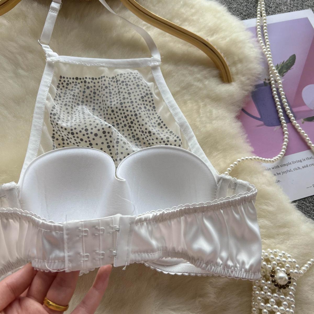 Taşlarla Süslenmiş Kısa Halter Üst