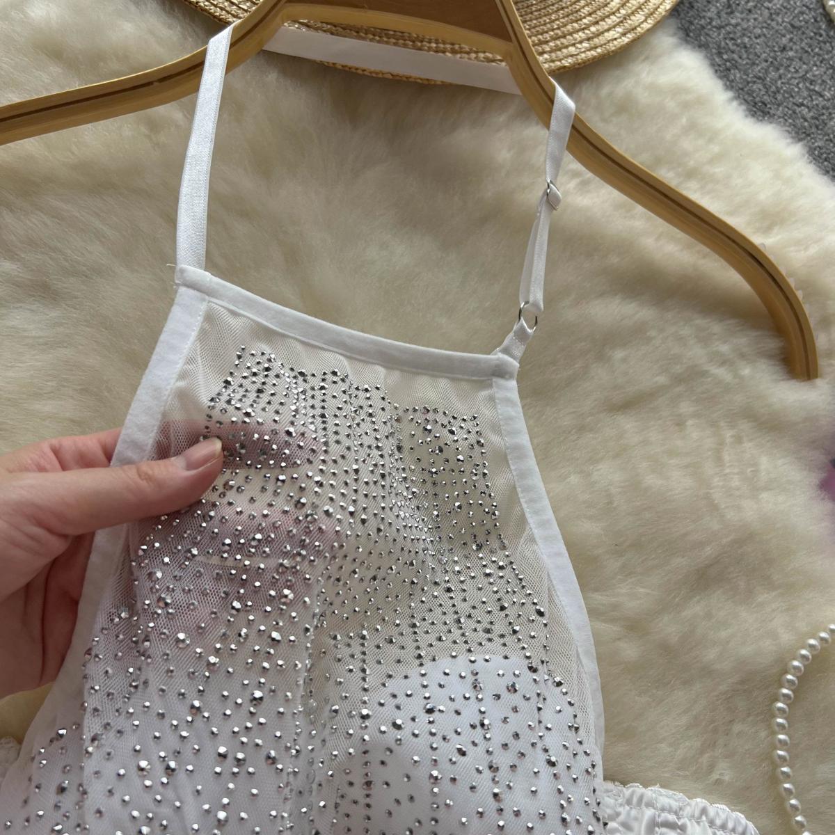 Taşlarla Süslenmiş Kısa Halter Üst