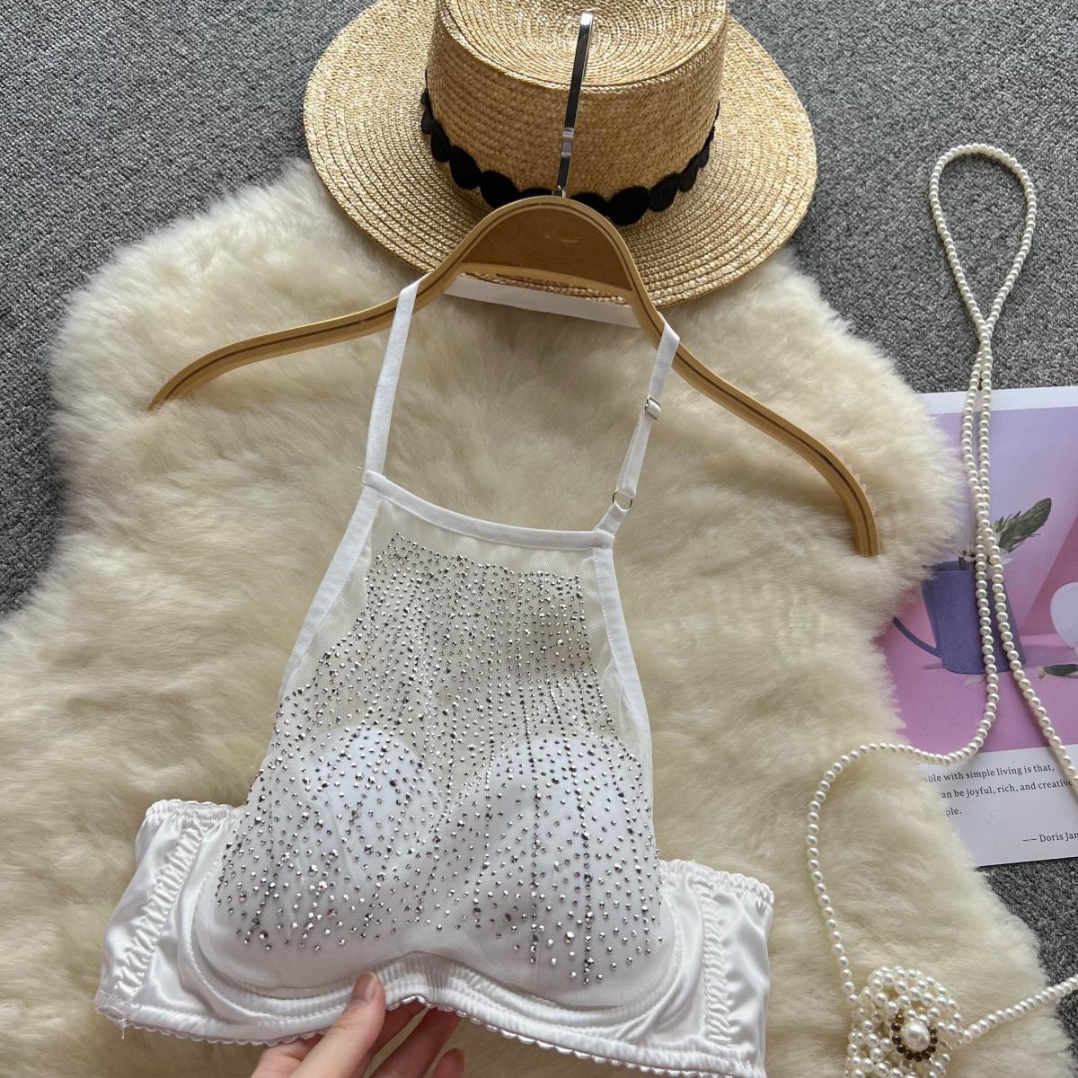 Taşlarla Süslenmiş Kısa Halter Üst