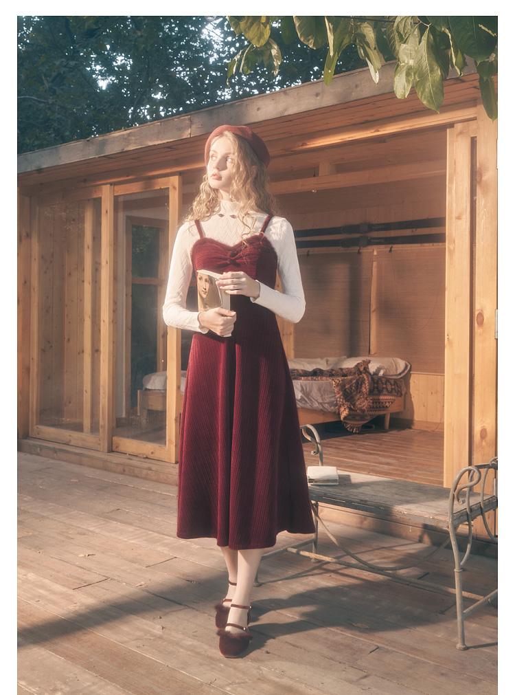 Vintage Örgü Üst ve Kırmızı Elbise Seti