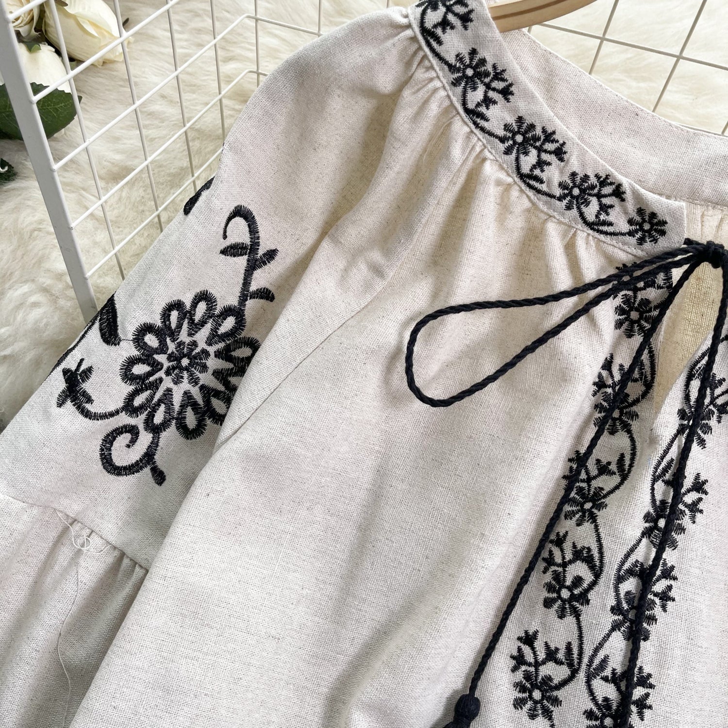 Etnik Çiçek Desenli Kabarık Kolu Rahat Üst