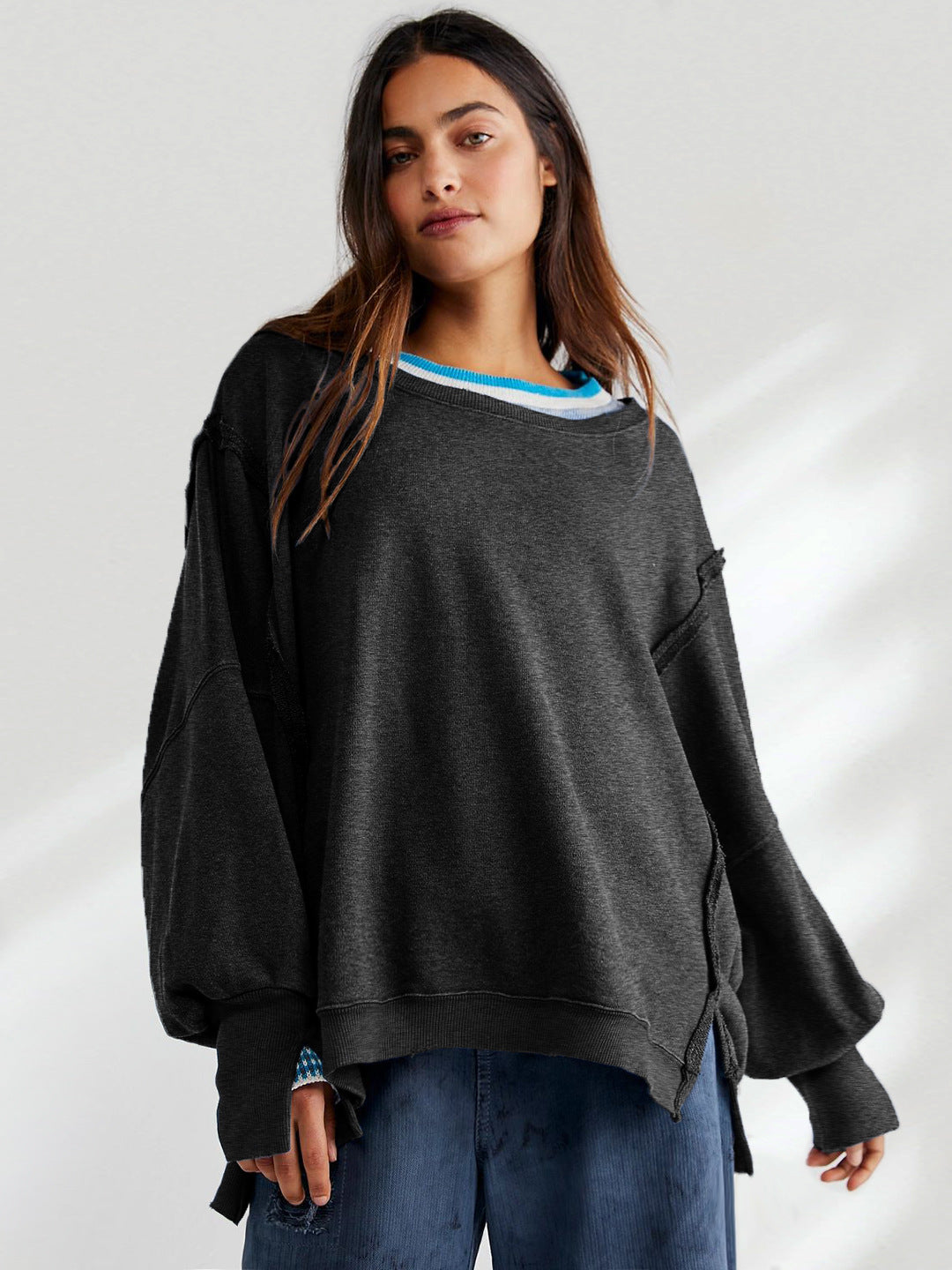 Yuvarlak Yaka Bol Kesim Yıpranmış Sweatshirt
