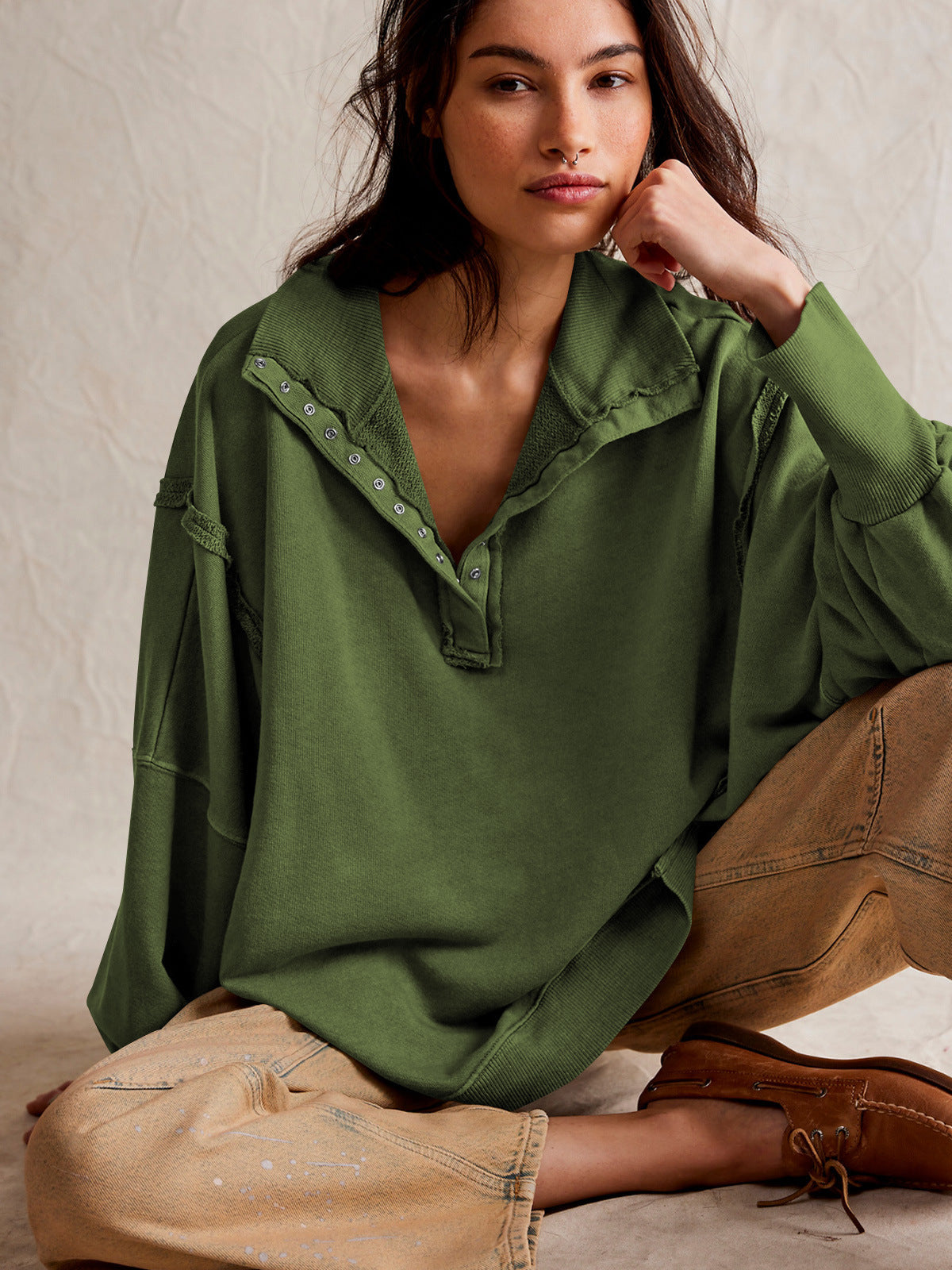 Oversize Yaka Kesik Sweatshirt