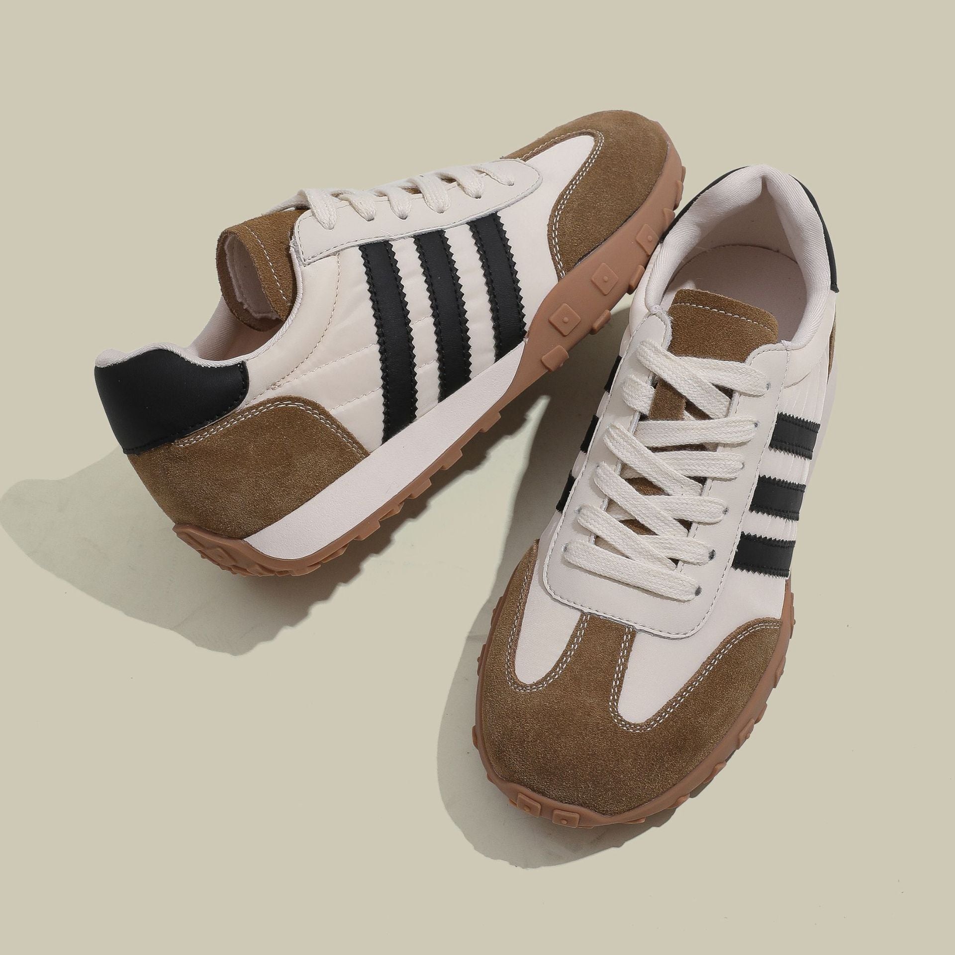 Kadınlar için Rahat Üç Çizgi Alt Sneaker