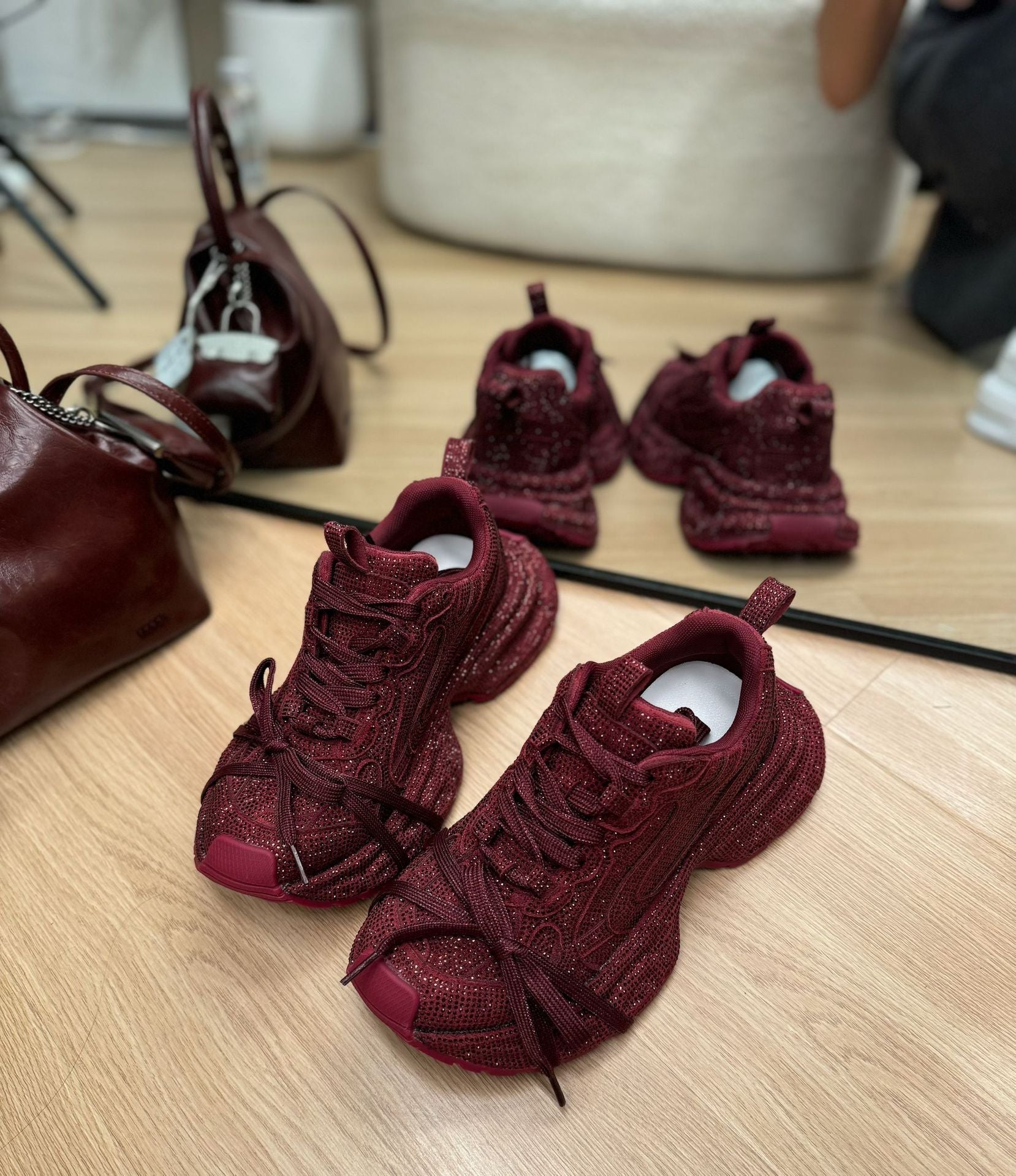 Kadınların Sonbahar Baba Rhinestone Tam Elmas Işık Kayışı Spor Ayakkabıları