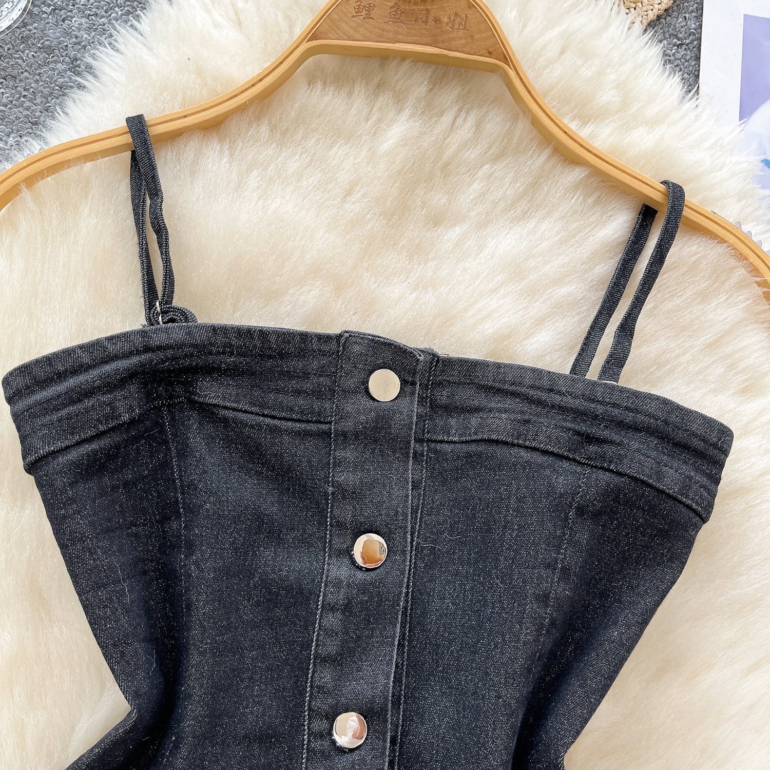 Kore Tarzı Niş Denim Askılı Tişört