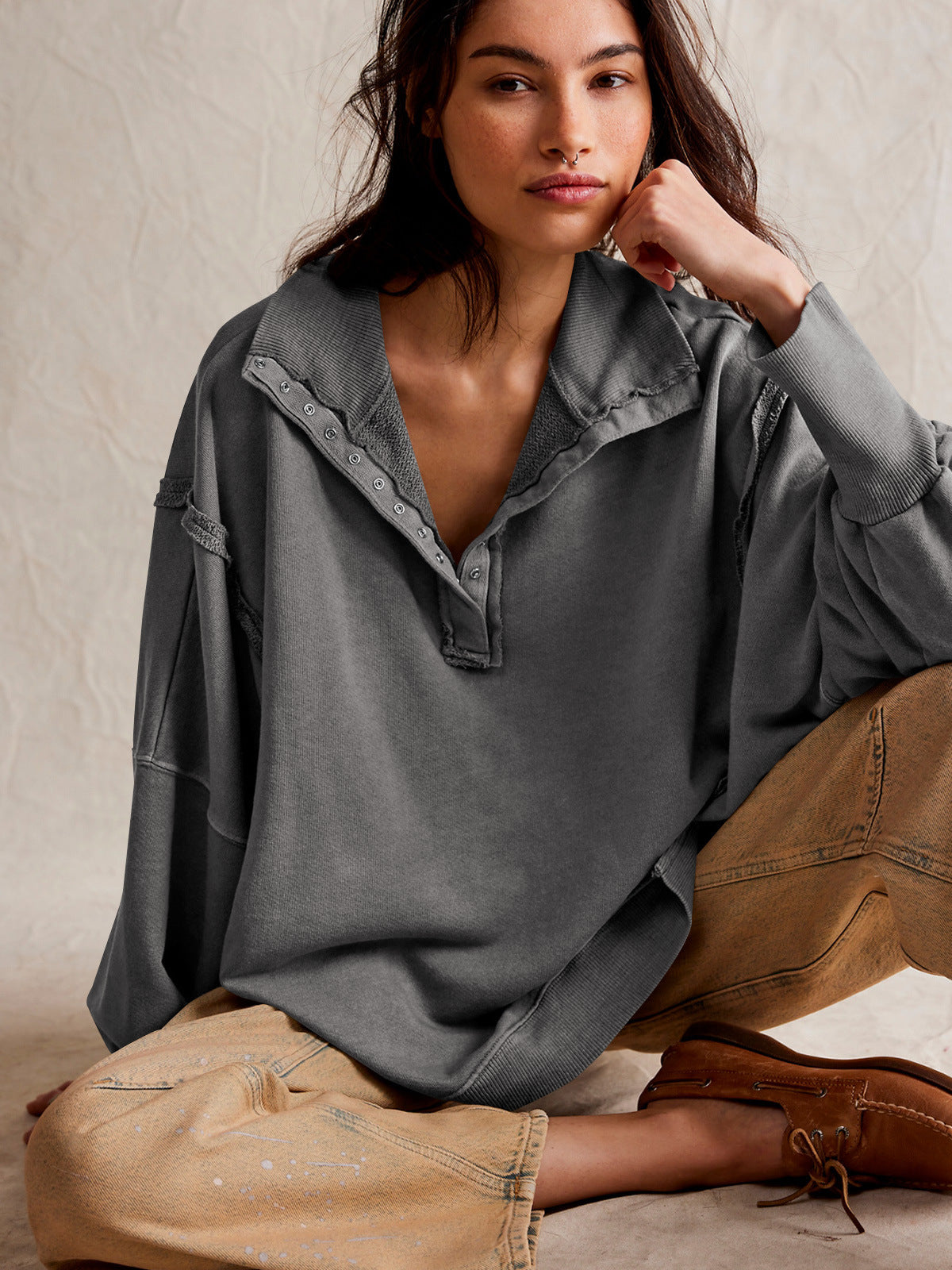 Oversize Yaka Kesik Sweatshirt