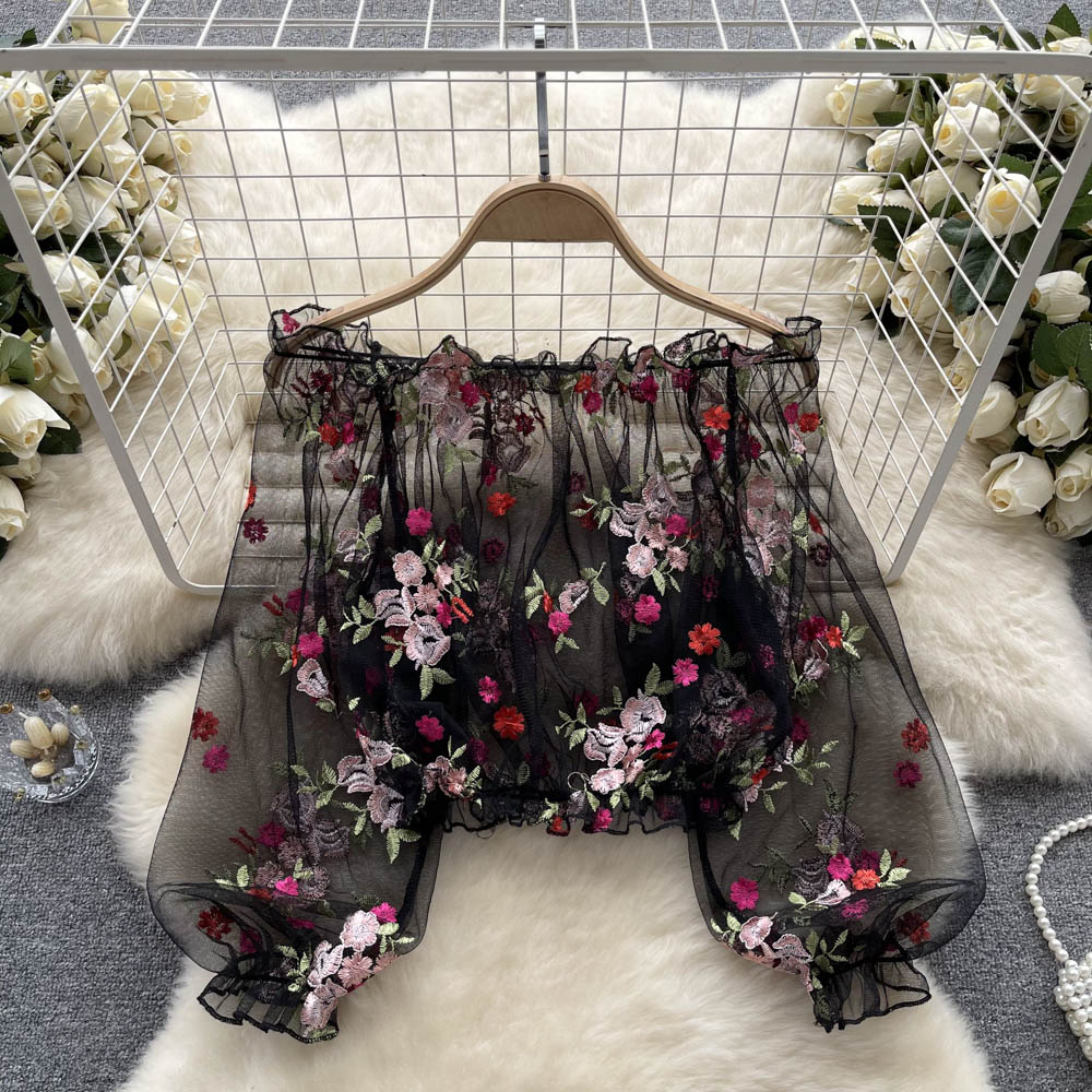Off-shoulder Çiçek Nakışlı Dantel Bluz