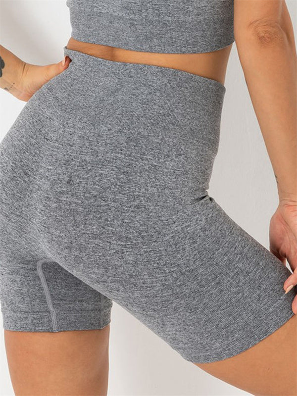 Tek renkli, hızlı kuruyan, dikişsiz kadın yoga kısa kollu ve şort takımı